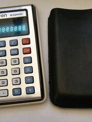 Κομπιουτεράκι Detroit 832md vintage σαν καινούργιο με video display και vfd οθόνη