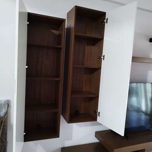 TV unit like new with two shelves and two cabinets