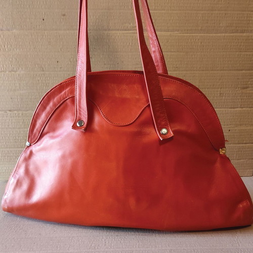 Vintage leather handbag used, peach color, early 70s