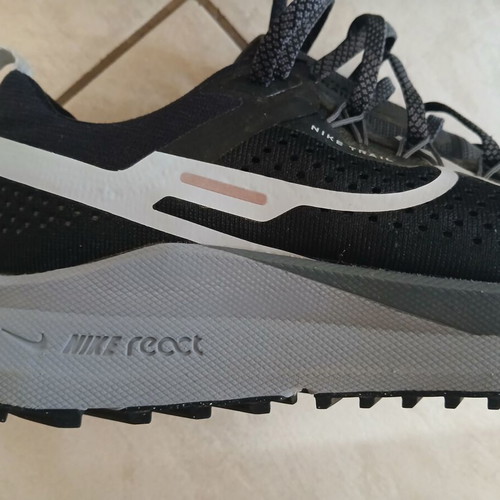 Nike React Trail shoes like new, size 44.5, athletic
