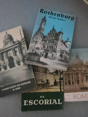 Foreign road maps used, old booklets