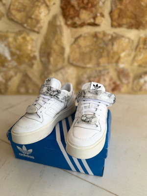 Adidas Originals Forum Bonega like new, size 40, white with marble details