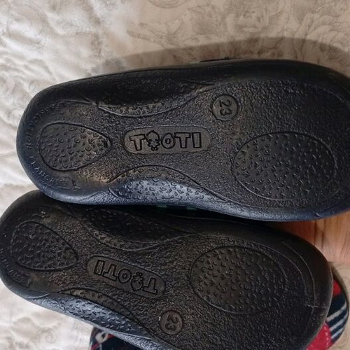 Children's slippers like new, sizes 22 and 23, pirate design