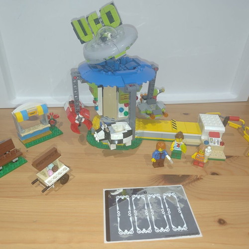Lego Creator 3-in-1 31095 Fairground Carousel like new