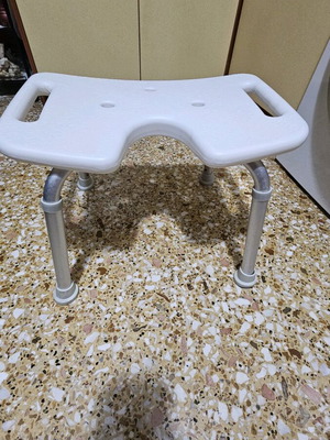 Bath stool without back aluminum like new