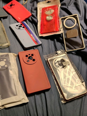 Huawei Mate 40 Pro cases like new, all together