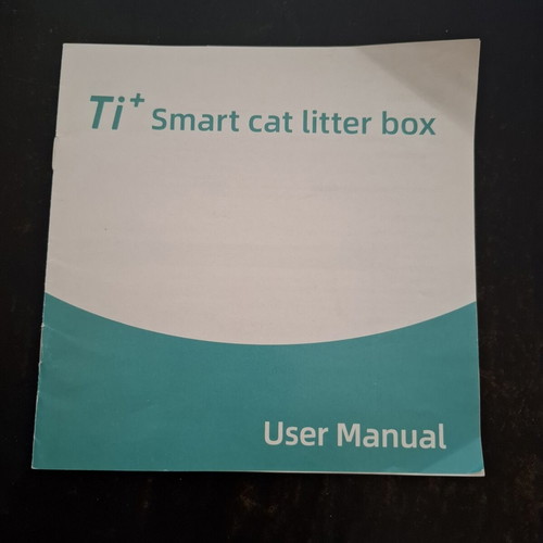 Automatic cat litter box used with extra replacement liner and manual