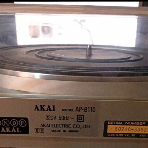 Akai AP-B110 vintage turntable like new