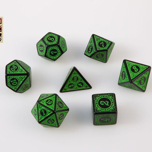 Dungeons & Dragons Dice Set with Pouch new