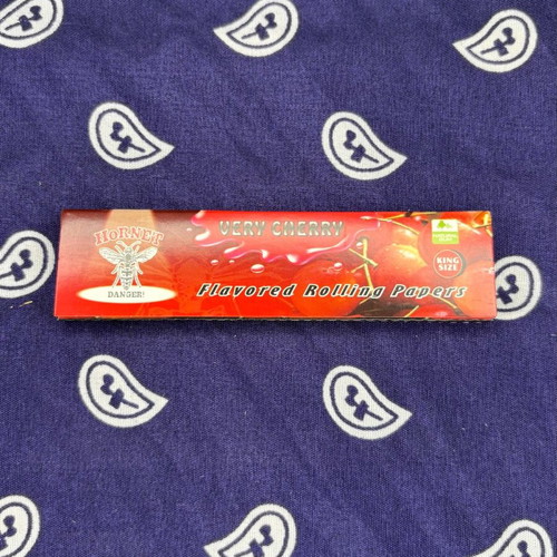 Hornet Very Cherry Flavored Rolling Papers King Size new, 32 sheets