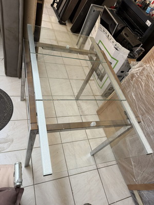 Γυάλινο ανοιγόμενο τραπέζι 116x70 εκ μεταχειρισμένο