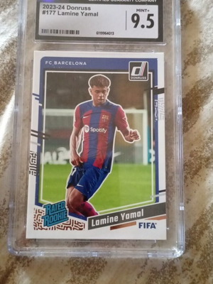 2023-24 Donruss #177 Lamine Yamal CGC 9.5 карта нова