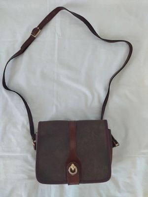 Brown shoulder bag like new with gold buckle