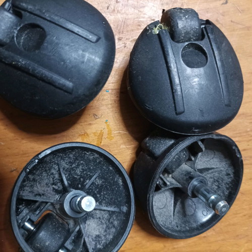 Ροδάκια μεταχειρισμένα σετ 4 τεμαχίων από Hoover ηλεκτρική σκούπα