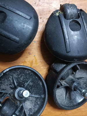Ροδάκια μεταχειρισμένα σετ 4 τεμαχίων από Hoover ηλεκτρική σκούπα