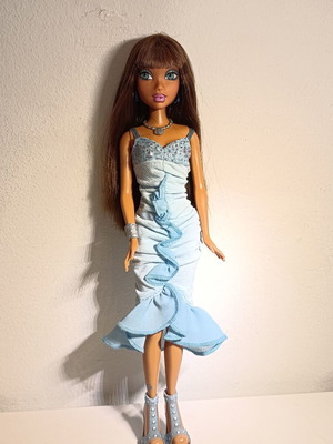 My Scene Club Birthday Madison Barbie doll like new