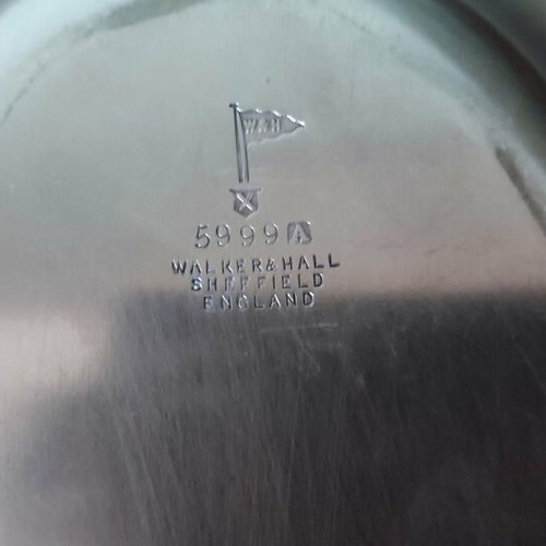 Vintage silver plated serving tray Walker & Hall Sheffield like new