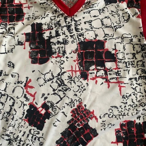 Cool T-shirt one size, fits better S, like new, black and white