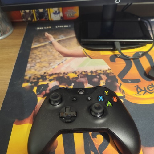 Xbox One controller like new