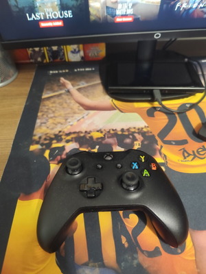 Xbox One controller like new