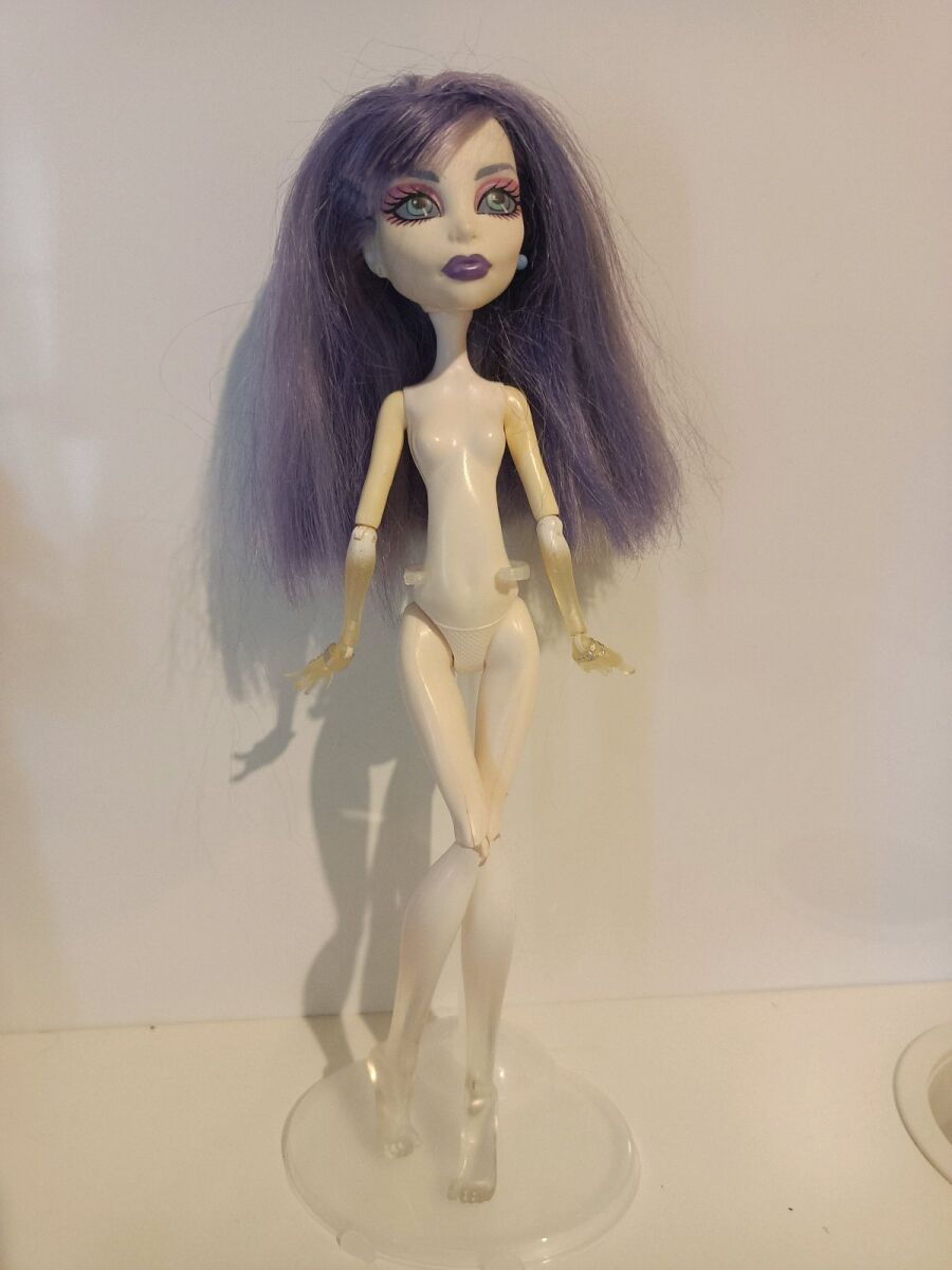 Monster High Spectra G1 doll used - € 14,00 - Vendora.cy