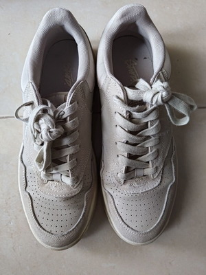 Pull & Bear beige sneakers size 42 like new