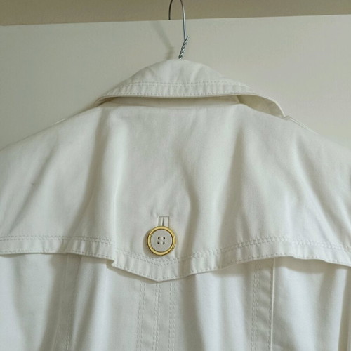 Zara trench coat white new with gold details, size Small