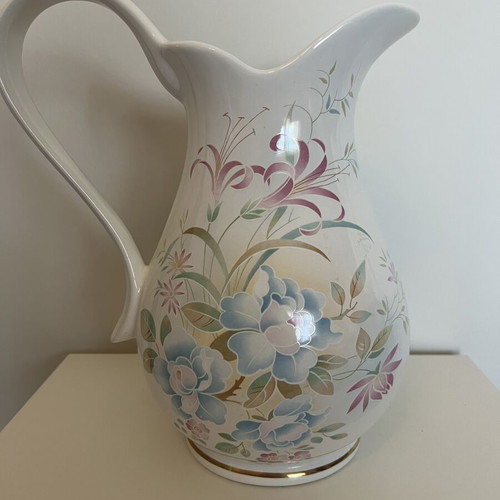 Fiorentina porcelain jug like new with floral design