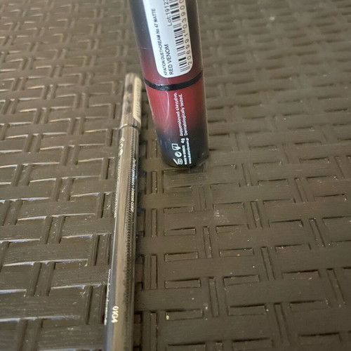 Dust & Cream Lipstick new with red lip pencil Red Venom