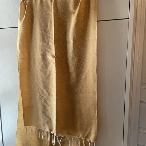 Pashmina scarf like new, beige with unique patterns