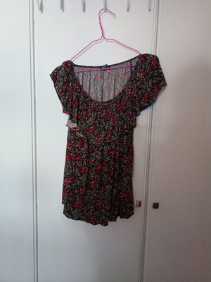 Garantie floral blouse no 3 with ruffles and elasticity