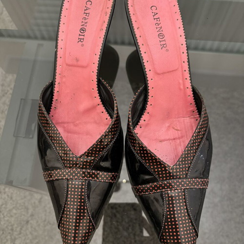 CafèNoir mules used, black patent leather with pink polka dots, 6cm heel