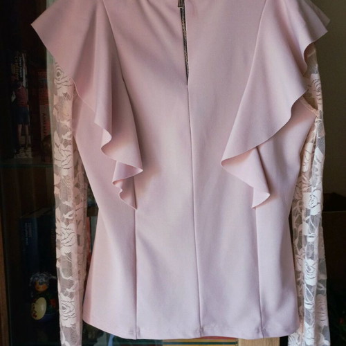 Romantic Paris blouse like new, pink