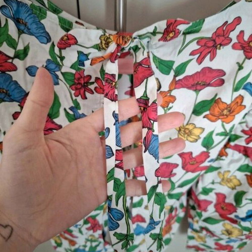 Zara floral blouse like new, size XS