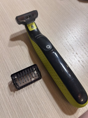 Ξυριστική μηχανή Philip’s OneBlade μεταχειρισμένη, κεφαλή προς αντικατάσταση, χωρίς φορτιστή