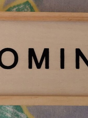 Επιτραπέζιο παιχνίδι ξύλινο Domino σαν καινούργιο