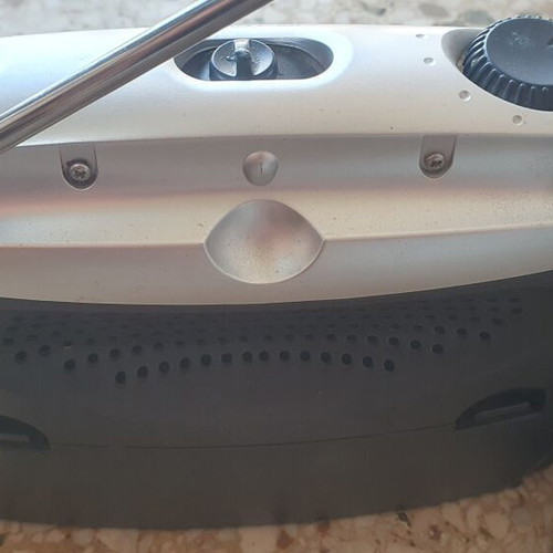 Philips radio with analog tuner and headphone jack like new