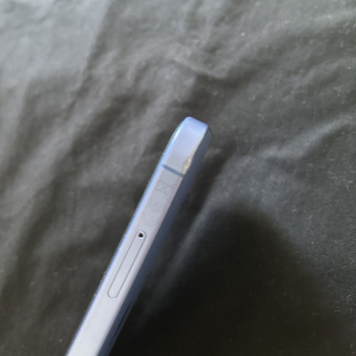 Apple iPhone 16 blue, 128GB, cracked camera lens