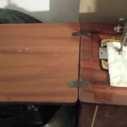 Ideal sewing machine like new, antique model with wooden cabinet