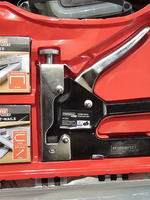 Powerfix Handheld Staple Gun New with 2 Boxes of Staples and Clips