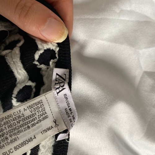 Zara body M-L like new, black and white