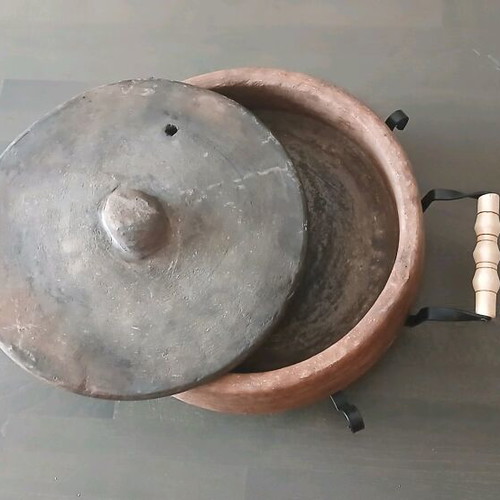 Satch ceramic cooking pot new, handmade