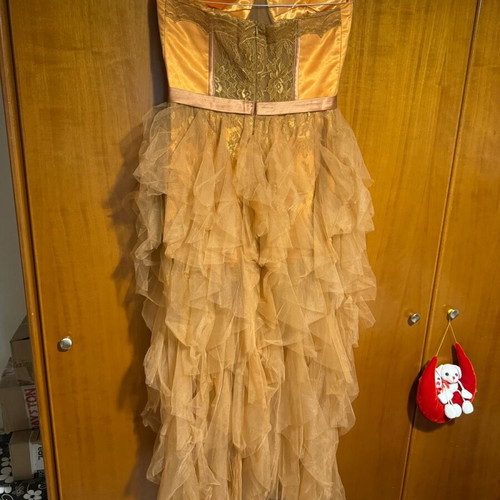 Formal dress like new, gold color, size M-L with tulle and lace