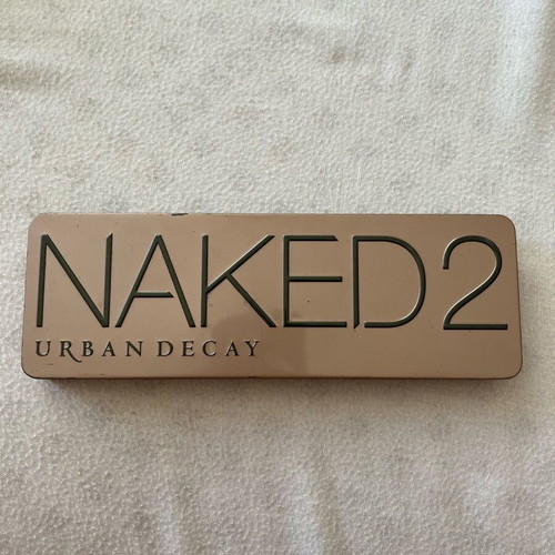 Urban Decay Naked 2 eyeshadow palette used