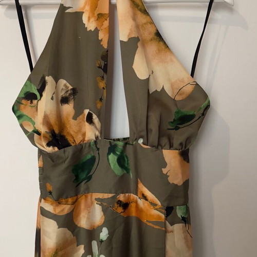 Maxi backless dress like new with crossover skirt, size M-L