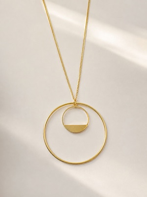 Necklace new, very good condition