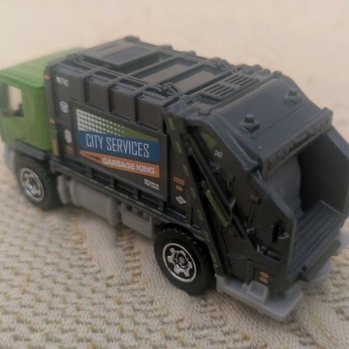 Matchbox Garbage King like new, City Services garbage truck toy