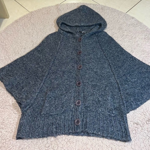 Knitted gray poncho like new Mezzo Uomo