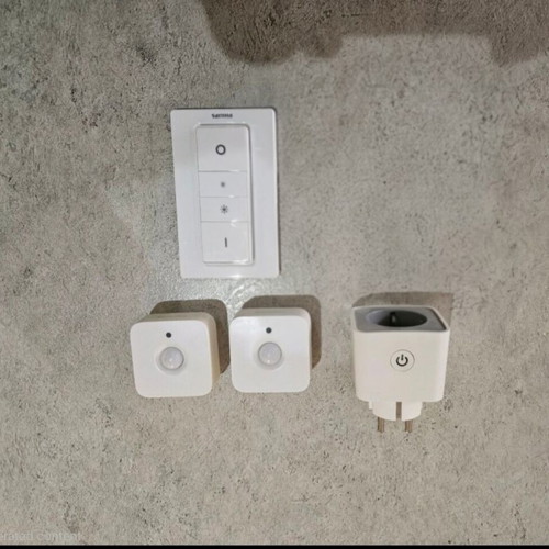 Smart home set Mega 4 with Hue motion sensors, light switch, smart plug