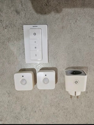Smart home set Mega 4 with Hue motion sensors, light switch, smart plug